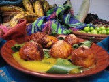 Croquetas de plátanos  con queso mantequilla y salsa de naranja