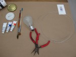 Pingüinitos elaborados con focos reciclados